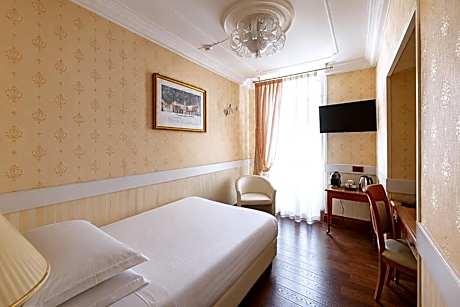 Compact Room