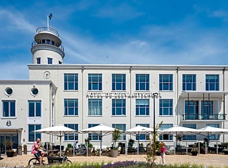 Hotel De Zeevaartschool