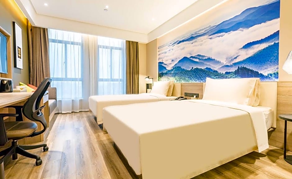 Atour Hotel Huzhou Changxing Changhai Road