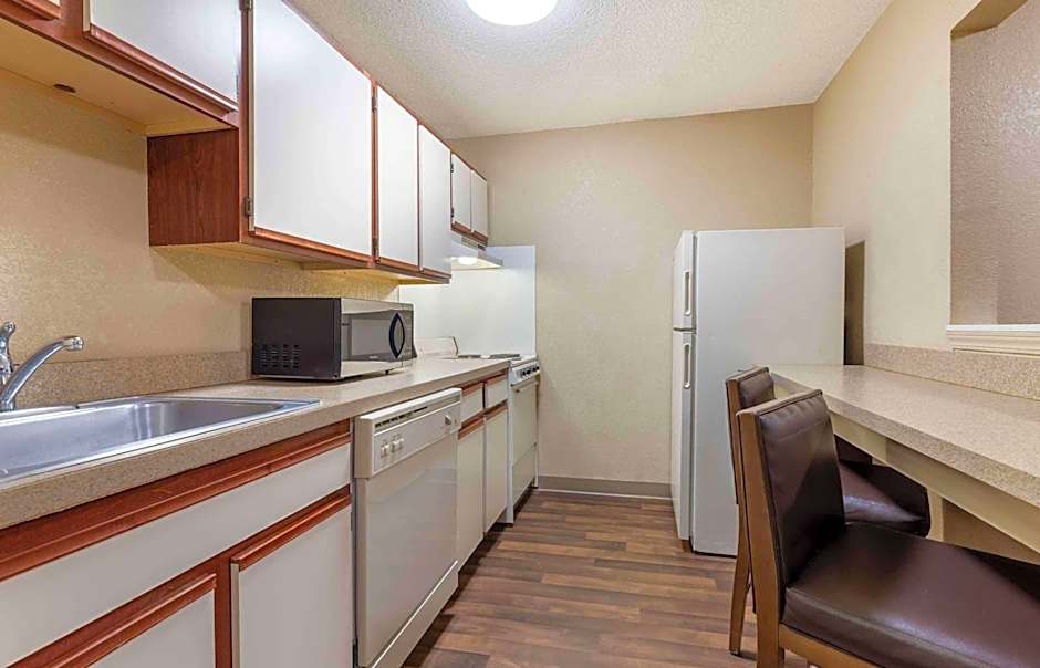 Extended Stay America Suites - Tulsa - Midtown