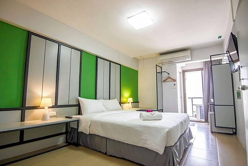Regent Ngamwongwan Hotel