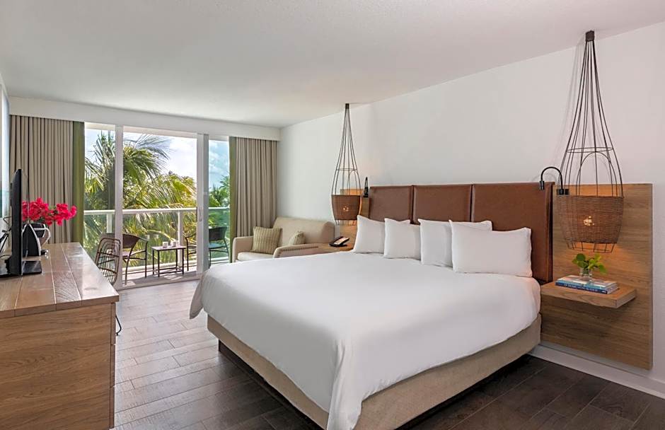 Photo 1 of 4 of 1 King Bed, Partial Ocean View