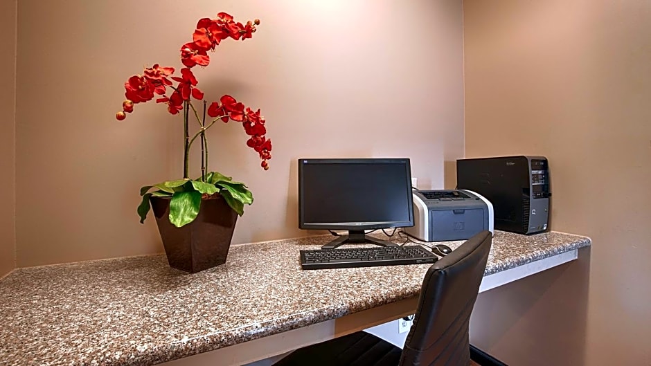 Best Western Plus Gen X Inn