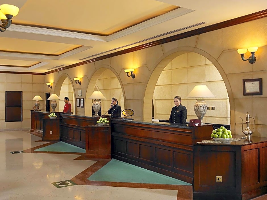 Knight Castle Hotel - Formerly known as Carlton Palace Hotel