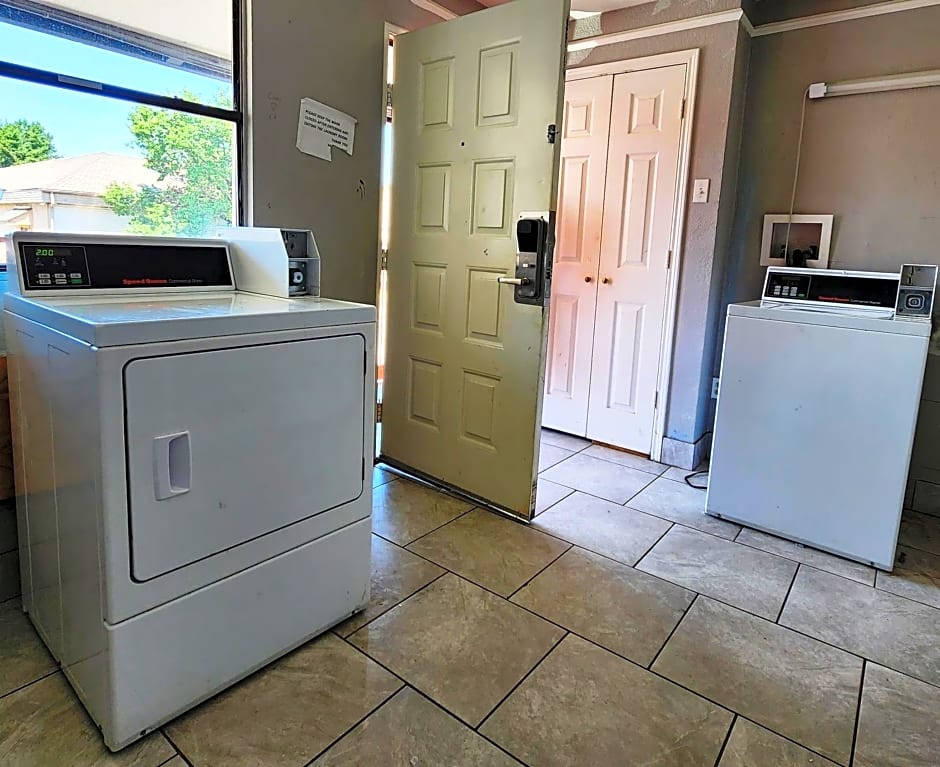 Budget Host Inn- Medical Center