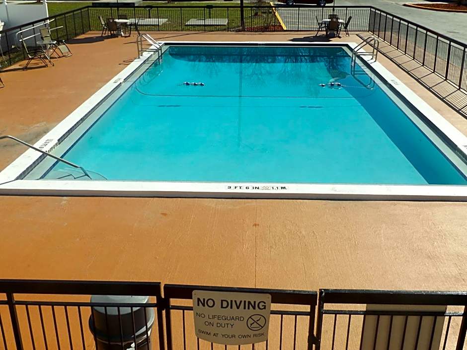 Days Inn by Wyndham Wildwood I-75