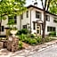 Oakhurst Inn at the University