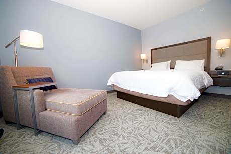 King Room - Hearing Access/Non-Smoking