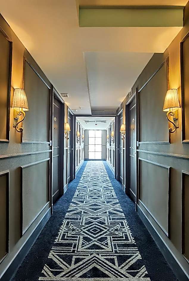 The Coach Hotel Sukhumvit