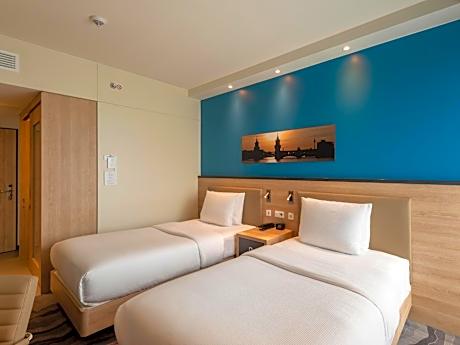 Twin Room With City View