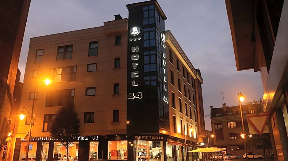Hotel 44