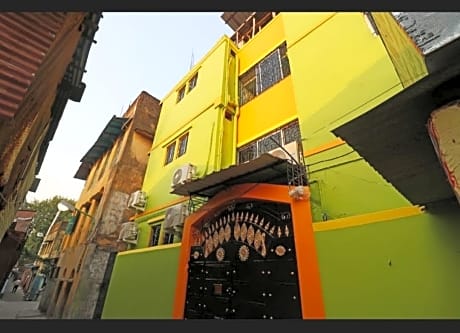 Karunamoyee Guest House
