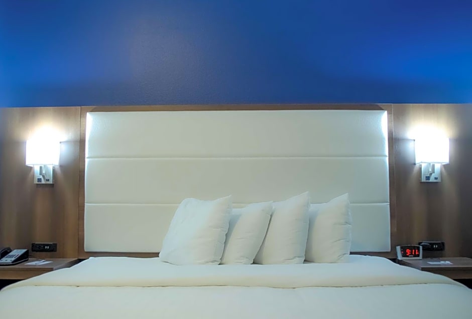 Best Western Plus First Coast Inn and Suites