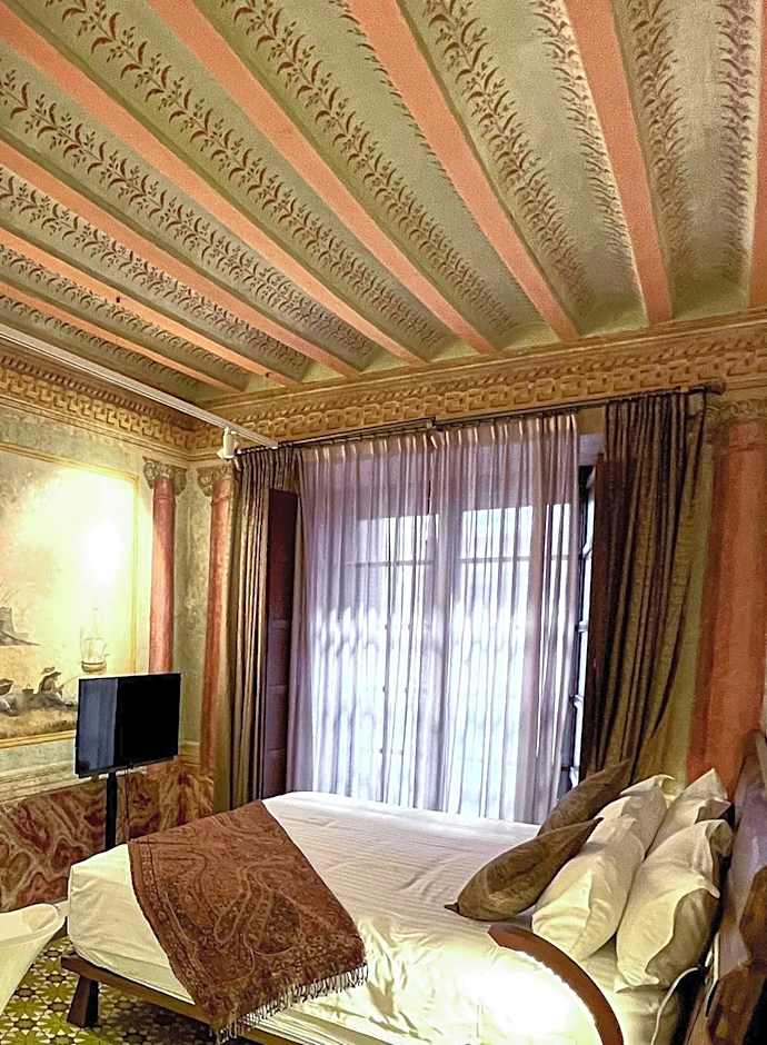 Anahita Boutique Hotel