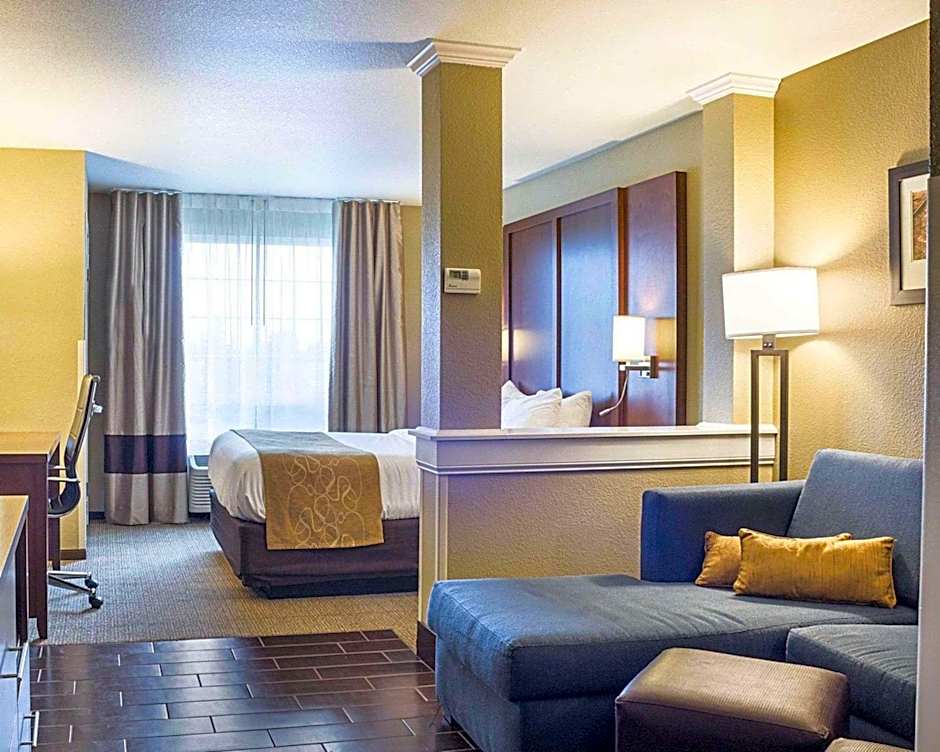 Comfort Suites Minot South