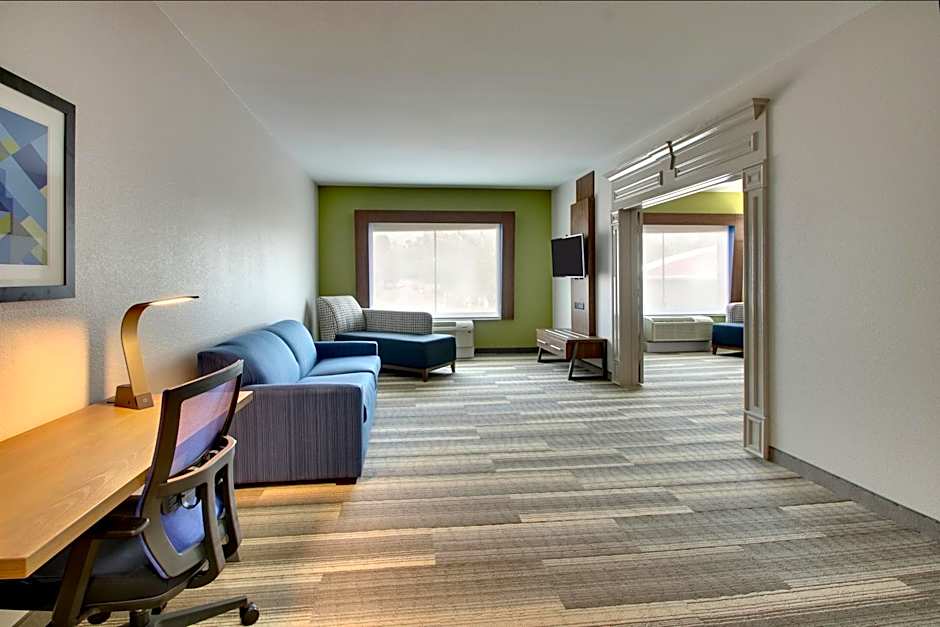 Holiday Inn Express & Suites Laurel By IHG
