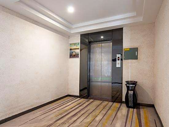 Yimi Hotel (Guangzhou Thirteen Lines Up and Down Nine)