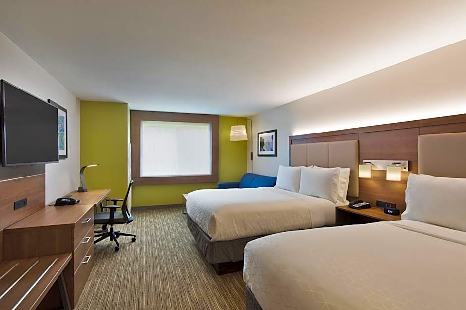 Photo 1 of 1 of 2 Queen Beds Suite