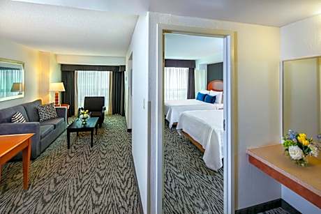 One-Bedroom Suite with Two Double Beds