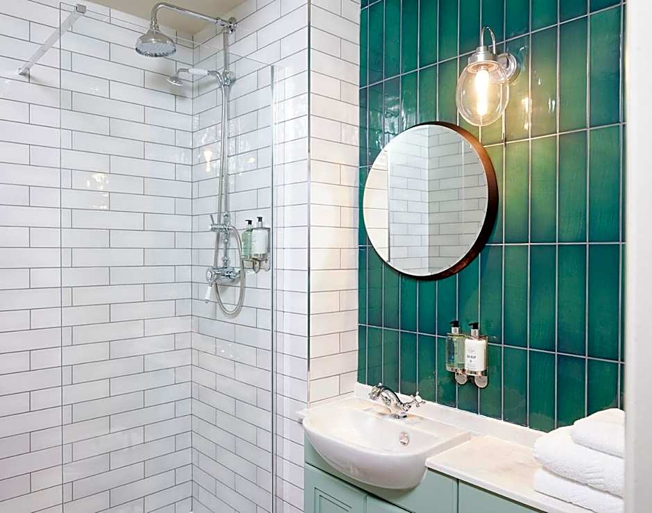 Castle Hotel by Chef & Brewer Collection