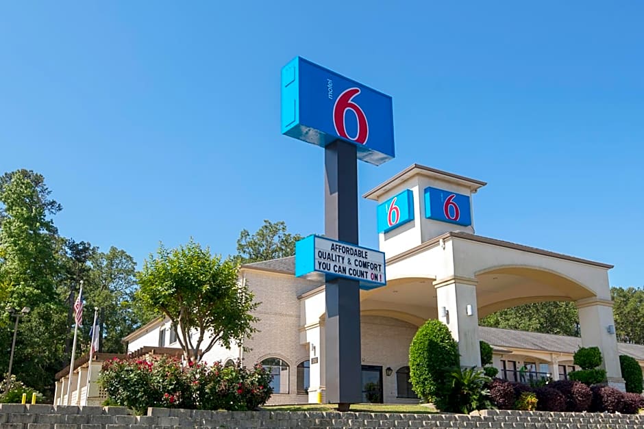 Photo 1 of 27 of Motel 6 Tyler, TX