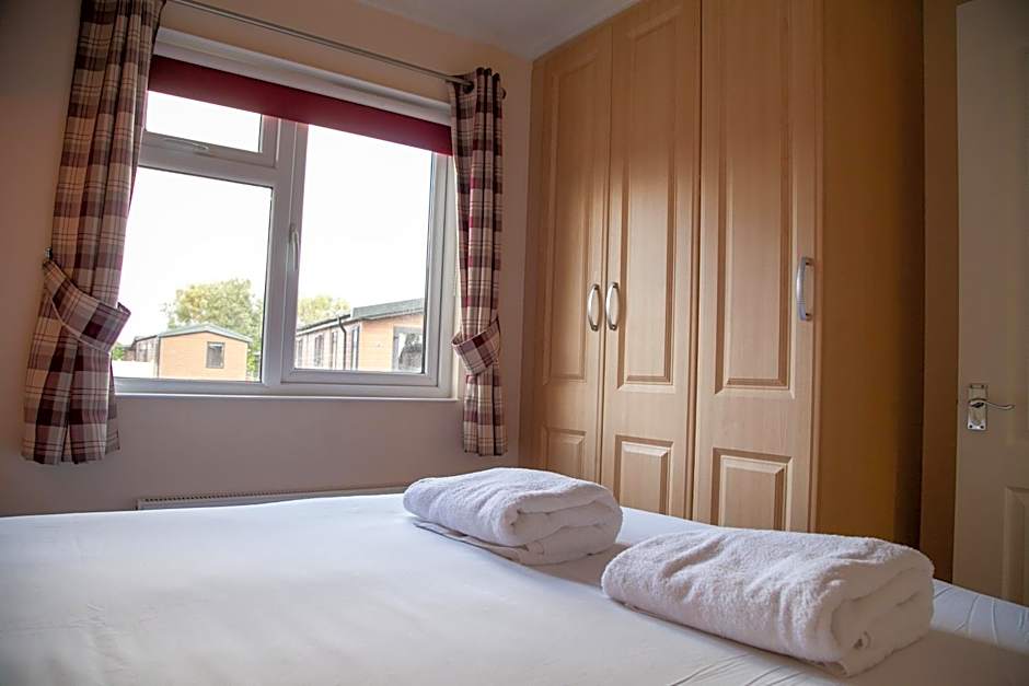 Saffron Lodge With Hot Tub