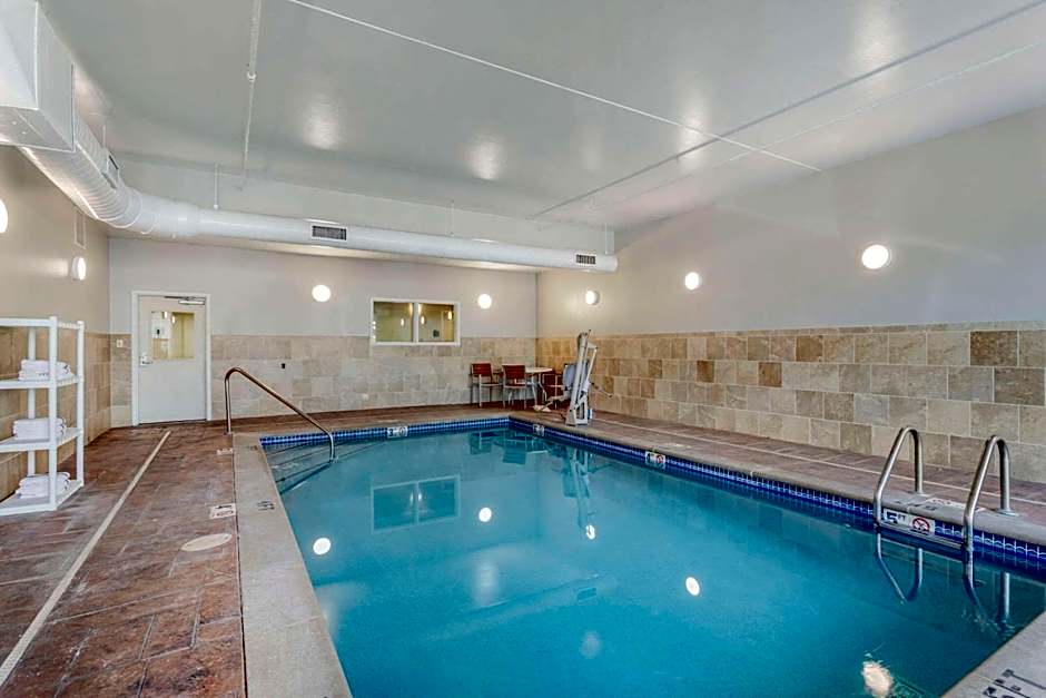 Comfort Suites East