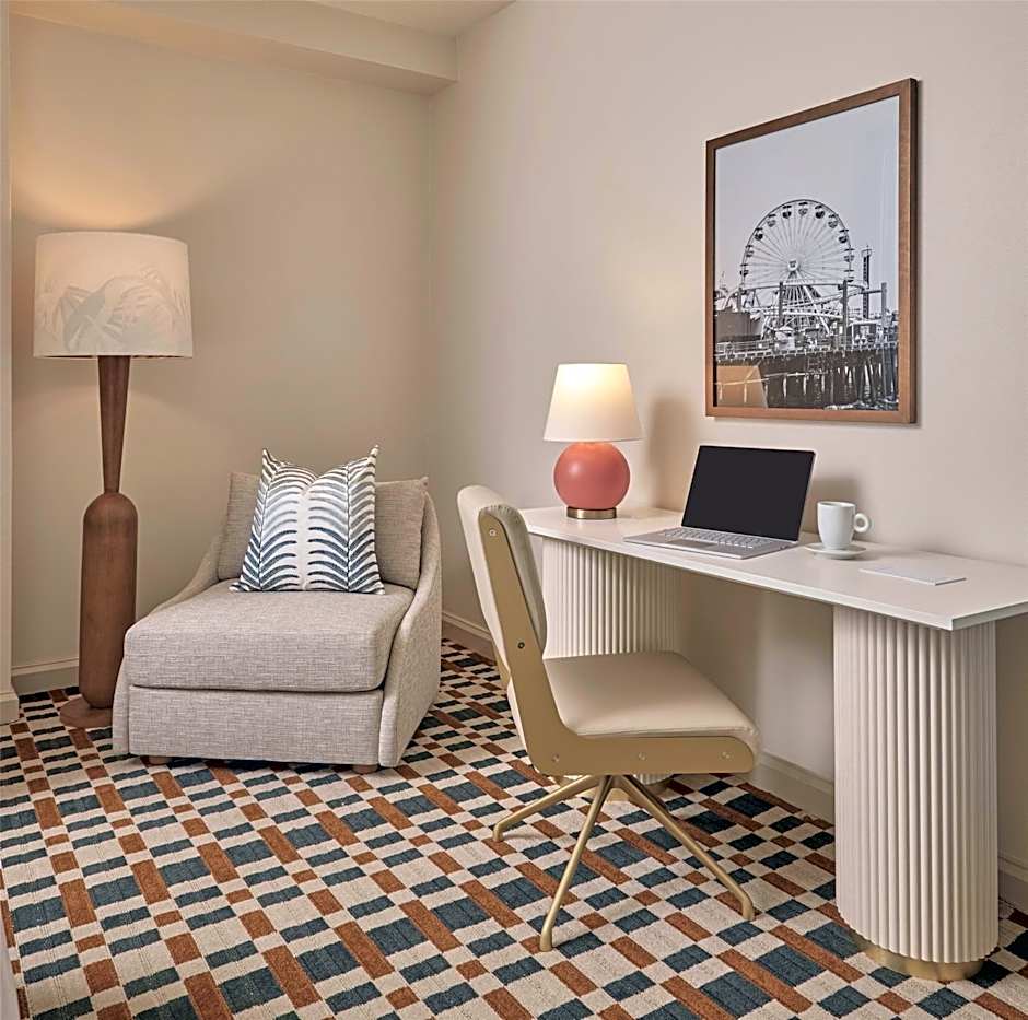 Hyatt Centric Delfina Santa Monica