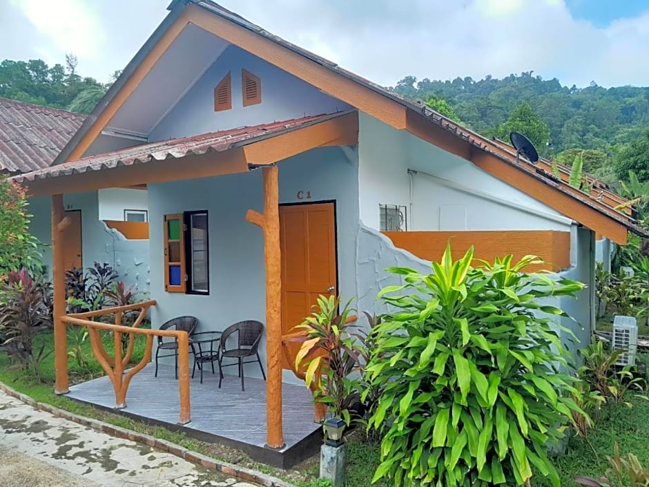 Khaolak Banana Bungalow
