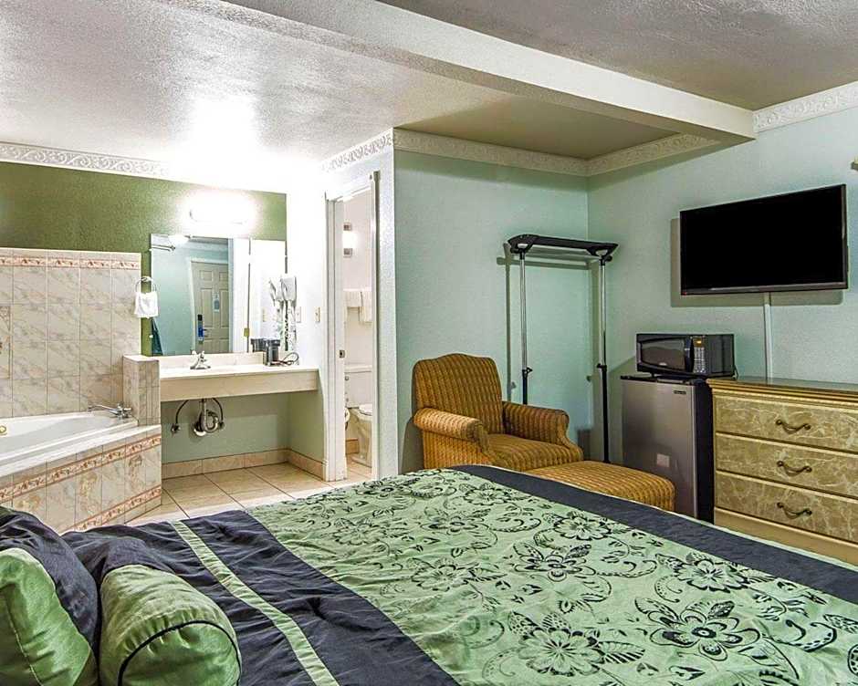 Sycamore Inn Chico University Area