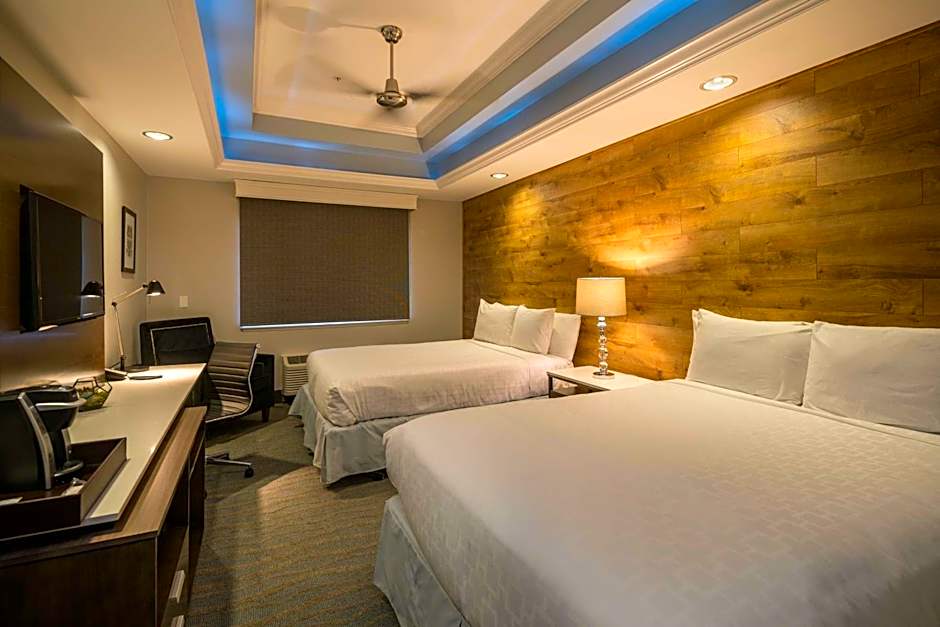 Photo 1 of 4 of Deluxe 2 Queen Beds, Jetted Tub