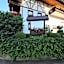 Hotel Waldblick BSR Garten mit Pavillons im Schwarzwald, ideal für Paare, Familien, Hunde