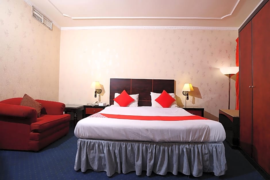 OYO 112 Semiramis Hotel