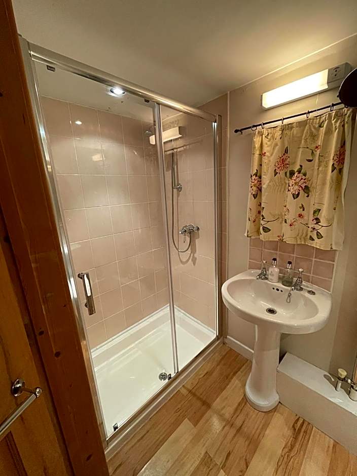 The Potting Shed, self contained, detached retreat in Shapwick village