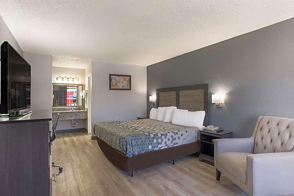 ECONO LODGE CAVE CITY