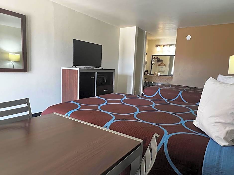 Super 8 by Wyndham Slidell