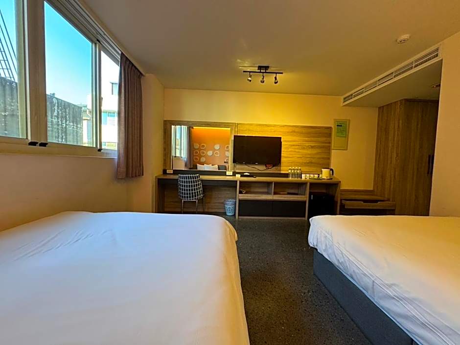 Travel Light Hotel