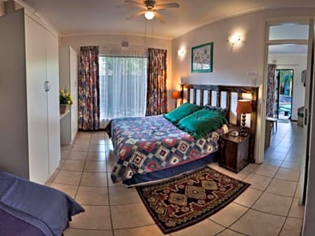 6 Sleeper Self Catering Unit