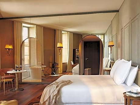 Corner King Suite