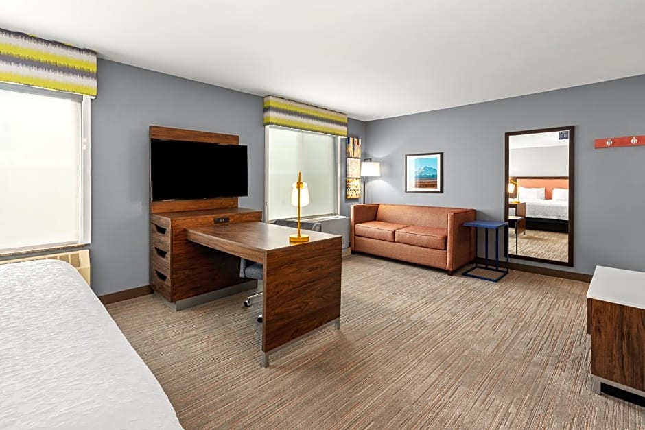 Hampton Inn & Suites Fairbanks
