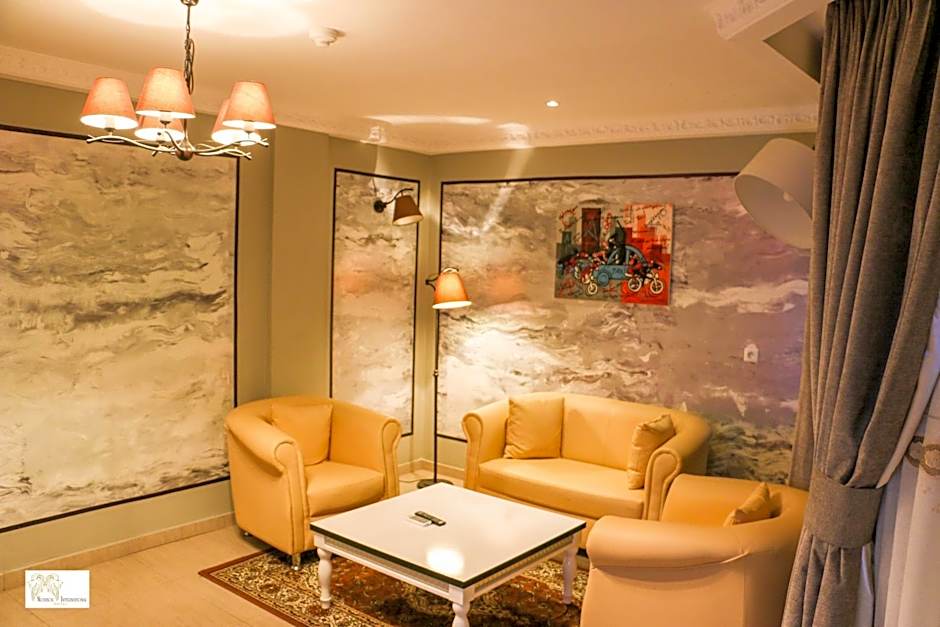 Noubou International Hotel AKWA