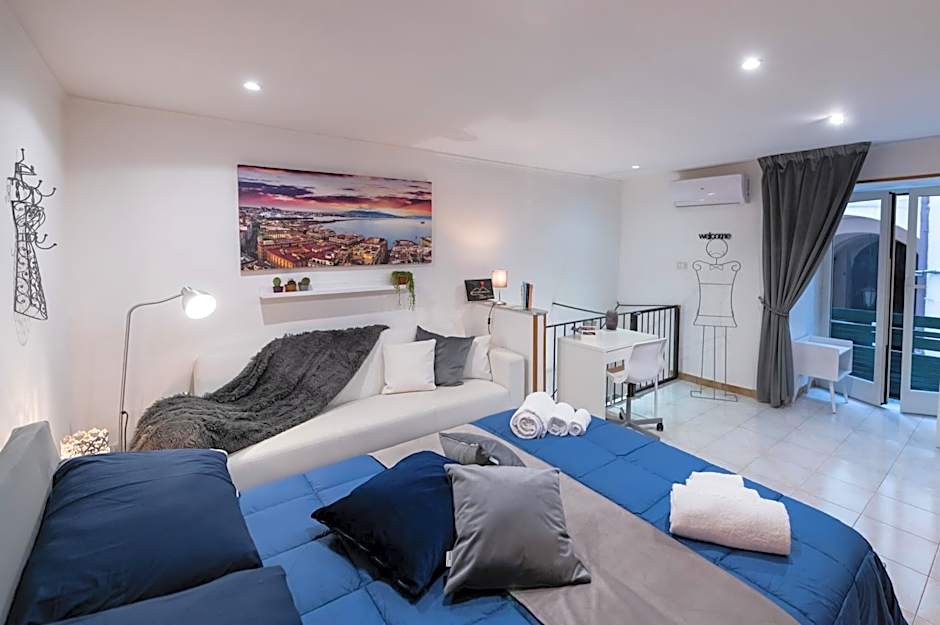 Yes I Know My Room - Magica Napoli