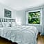 Canandaigua Lake Retreat with view and private beach access, foliage, hike, and Ski