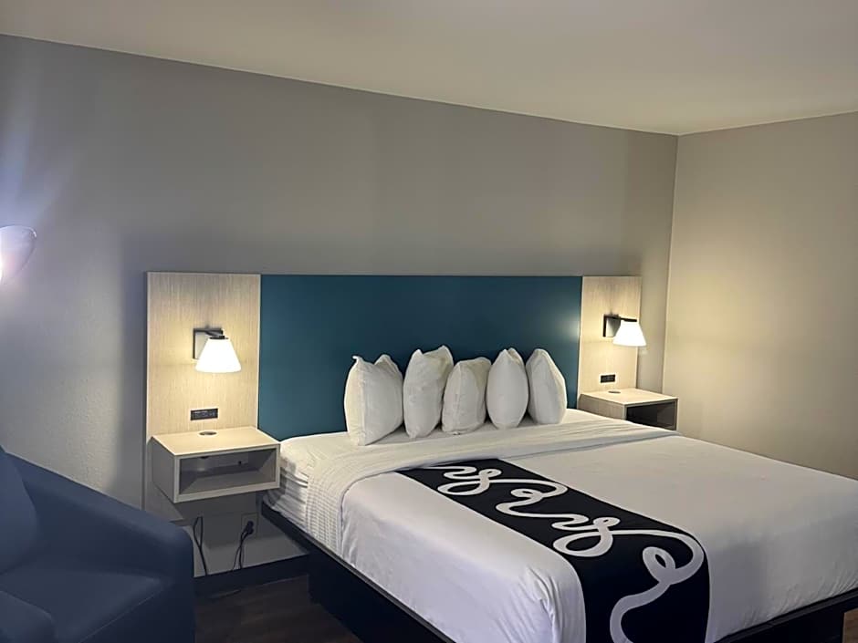 La Quinta Inn & Suites by Wyndham Auburn Worcester