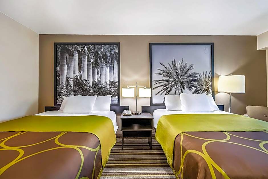 Super 8 by Wyndham Riviera Beach West Palm Beach