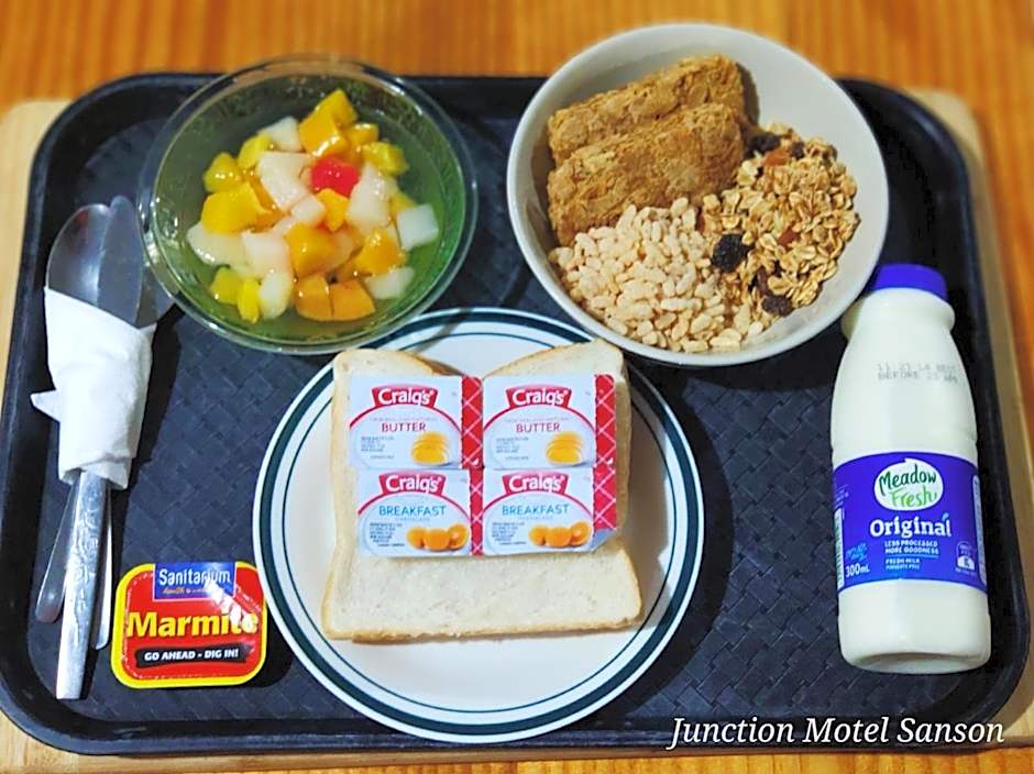 Junction Motel Sanson-Truck Motel