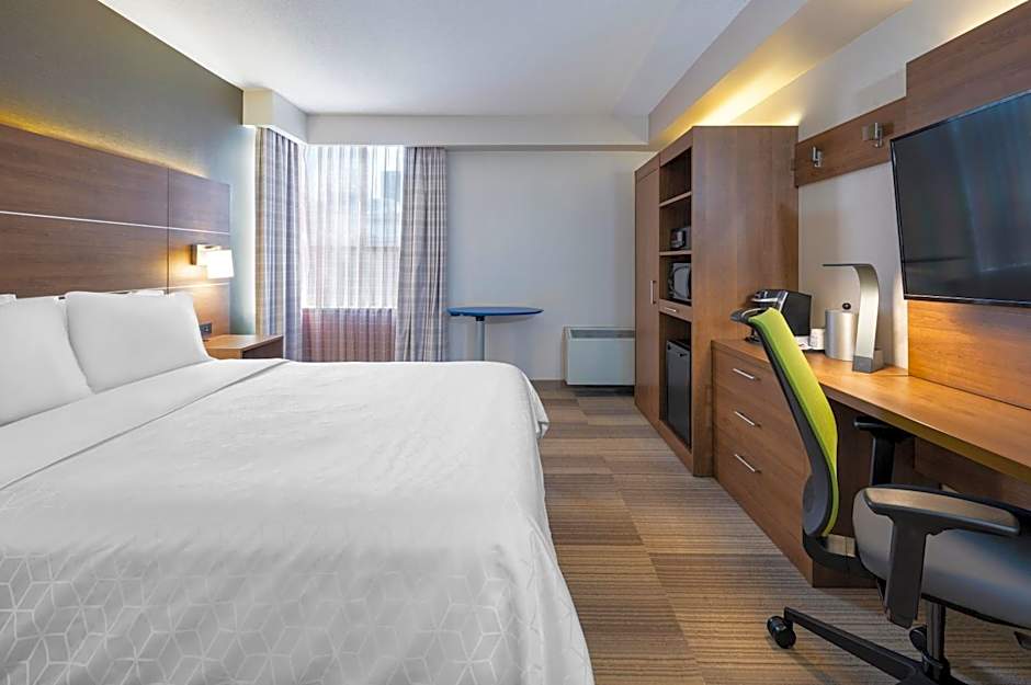 Holiday Inn Express Toronto Downtown By IHG