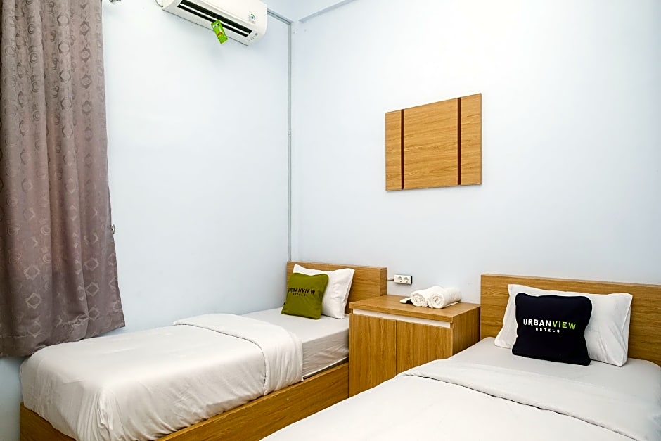 Urbanview Syariah Wisma Nabil Solo