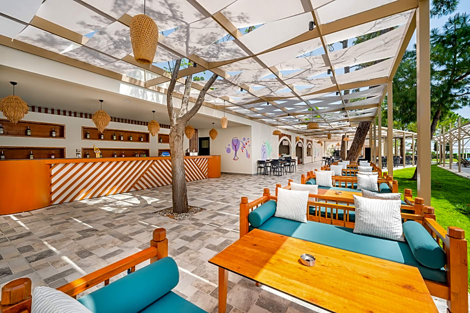 GRAVEL HOTELS SELECT