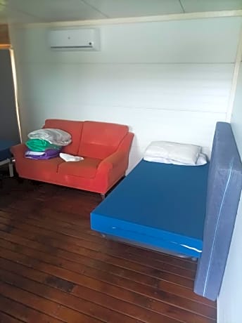 10-Bed Mixed Dormitory Room